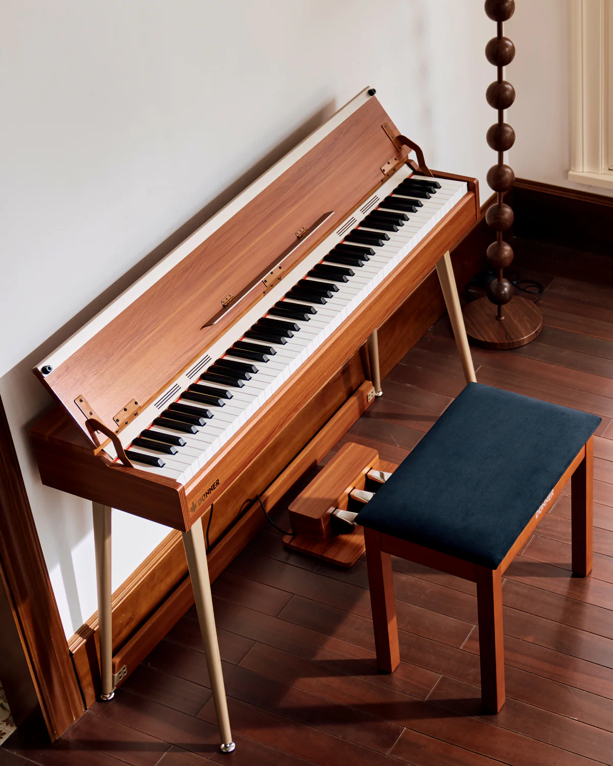 Donner DDP-80 PLUS Wooden Upright Digital Keyboard Piano - Image 18