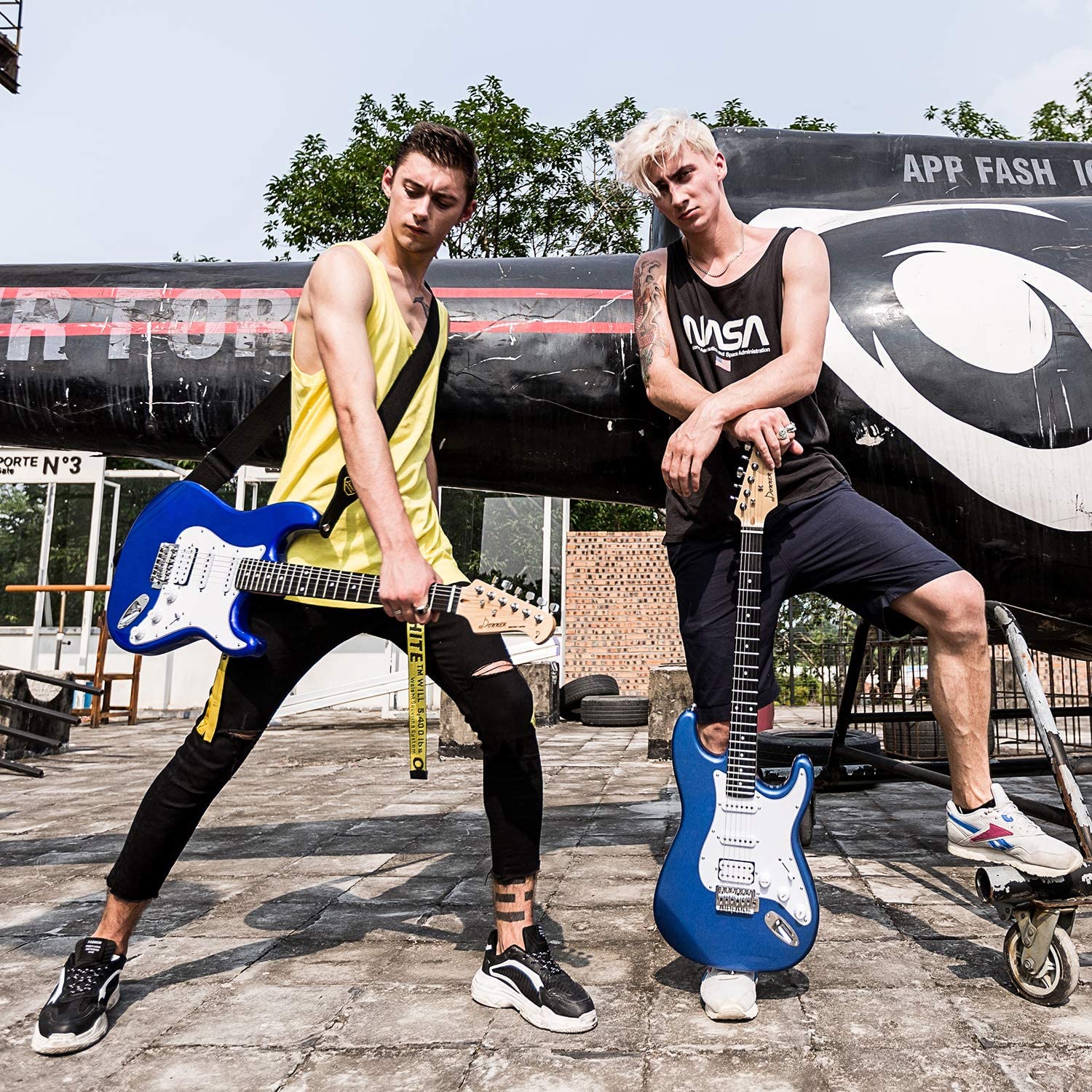 Donner DST-100 Electric Guitar Kit - Image 20