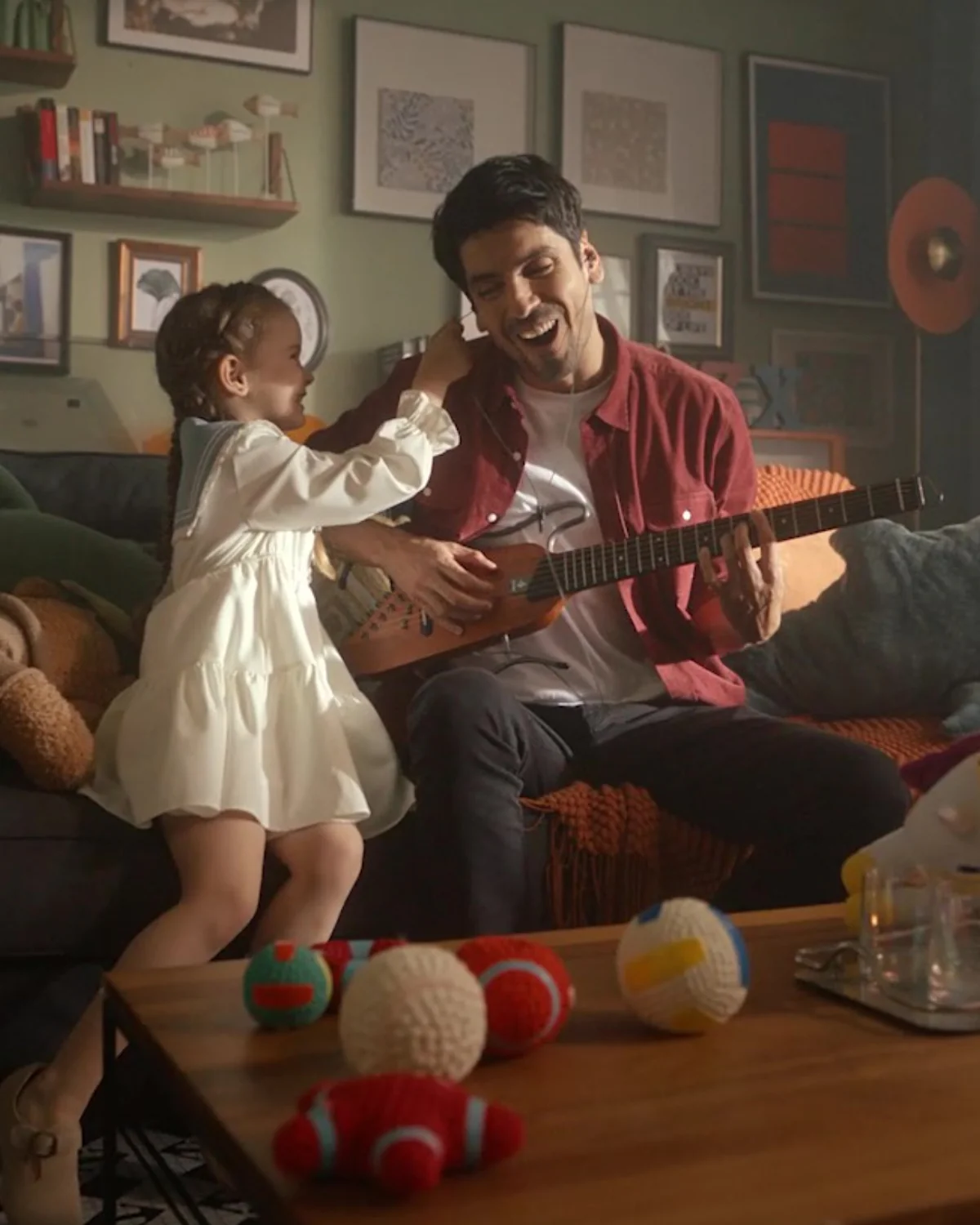 Donner HUSH™ I Acoustic-Electric Travel Guitar - Image 10